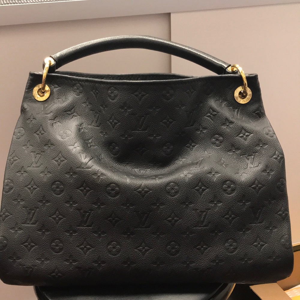 Louis Vuitton MM Monogram Empreinte Noir